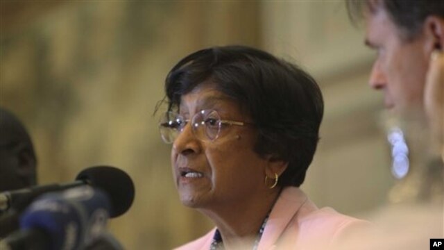 Cao ủy trưởng Cao ủy nhân quyền Liên hiệp quốc Navi Pillay nói tình hình cho thấy hầu như không hề có dấu hiệu cải thiện dưới sự lãnh đạo của ông Kim Jong Un