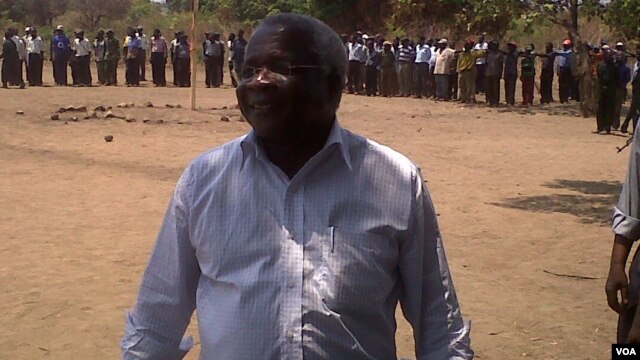 Afonso Dlhakama na Gorongoza 