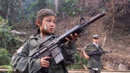 Samboo zarokekî 12 salî ye ku li dijî hikûmeta Burma'yê şer dike