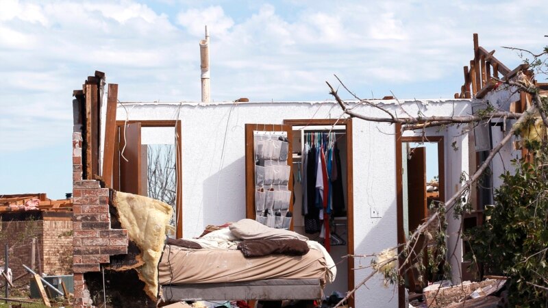 Foreign Students in Oklahoma Confront Tornado Threat