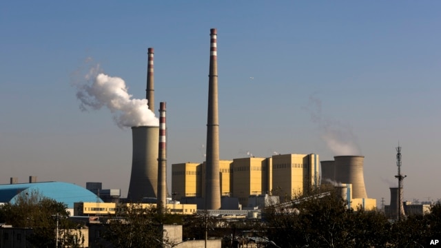 北京地区的一个火力发电厂(资料照片 2014年11月13日)