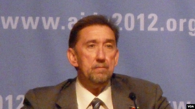 Dr. Paul De Lay, Deputy Director, UNAIDS (De Capua)