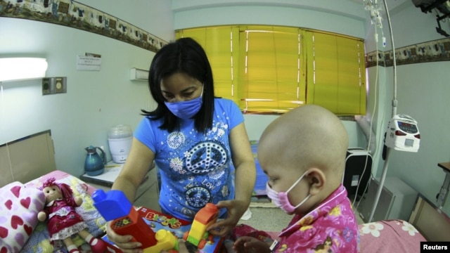 Los tipos más comunes de cáncer infantil son las leucemias y de cerebro y del sistema nervioso central. 