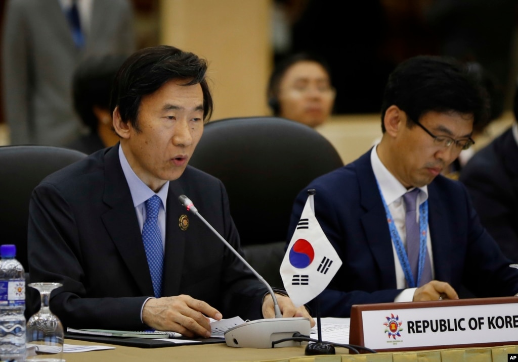 Neighbors but not friends: Japan, South Korea ministers meet ahead.