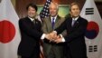 U.S. Secretary of Defense Chuck Hagel poses with Japan's Defense Minister Itsunori Onodera and South Korean Defense Minister Kim Kwan-jin in Singapore, June 1, 2013.