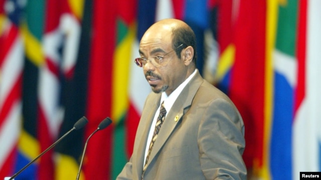 Ethiopia Prime Minister Meles Zenawi speaks at the 4th plenary session on African development at a Tokyo hotel, September 30, 2003.