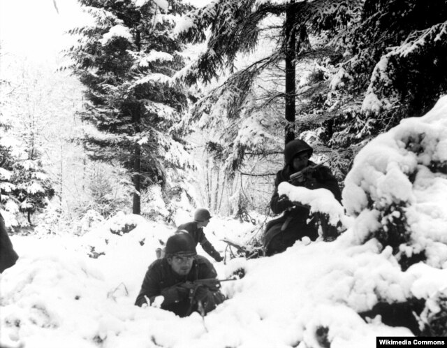 Lính Hoa Kỳ thuộc sư đoàn 75 tại trận tuyến khu Ardennes.