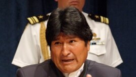 El saliente general Santiesteban actualmente es investigado por el ingreso irregular de unos 54 jóvenes cadetes a la academia policial, supuestamente interculturales.