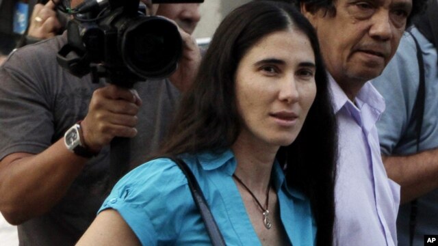 La bloguera y periodista Yoani Sánchez conversó en exclusiva con la Voz de América sobre el caso Carromero.