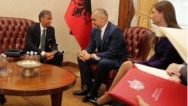 Ambasadori europian Sequi komentoi progres-raportin
