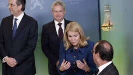 Grčki premijer Antonis SAamaras, danska premijerka Hele Torning-Šmit i francuski predsednik Fransoa Oland