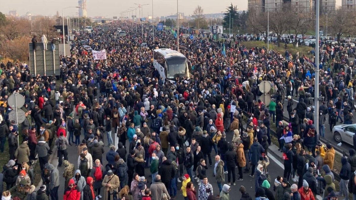 Okon Ane Blokade U Vi E Gradova Srbije U Novom Sadu Fizi Ki Incident