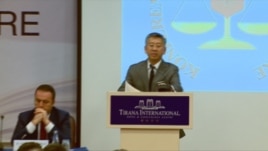 Drejtësia, Lu: Të korruptuarit të ikin vetë