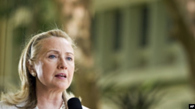US Secretary of State Hillary Rodham Clinton gives a speech on the campus of the University of Hawaii,  Nov. 10, 2011