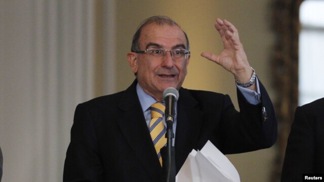 Humberto de la Calle pidió a la guerrilla no hacer perder tiempo y aclarar si están interesados en terminar el conflicto.