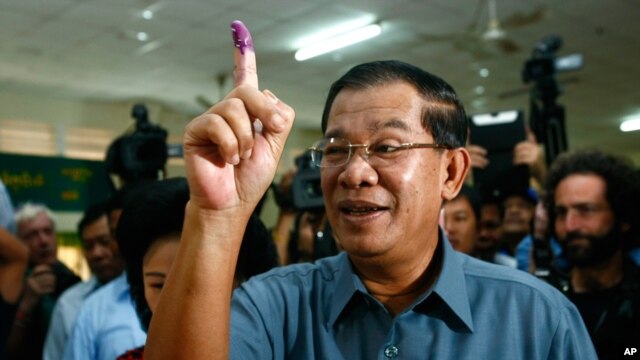 Chính phủ của ông Hun Sen bị tố cáo giả nghèo để né tránh việc mang lại công lý cho hàng triệu nạn nhân Khmer Đỏ.