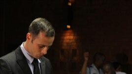 Oskar Pistorijus, tokom današnjeg pretresa u sudnici u Pretoriji, radi odlučivanja o mogućem puštanju uz kauciju