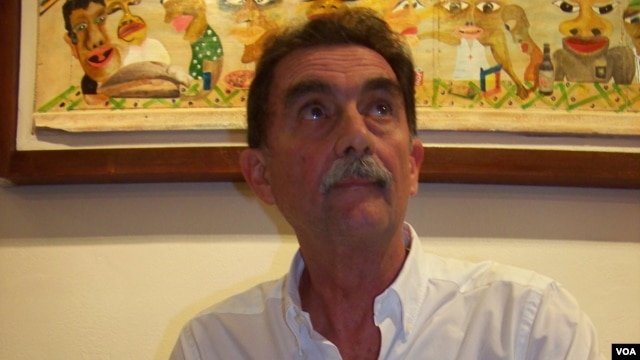 Escritor angolano Mario Tendinha