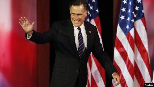 Kandidat presiden Partai Republik Mitt Romney sebelum berpidato mengenai kekalahannya di Boston. (Reuters/Mike Segar) 