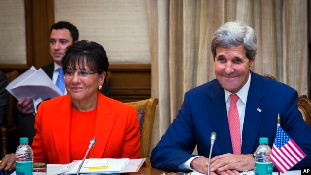 Ngoại trưởng Mỹ JohnKerry và Bộ trưởng Thương mại Mỹ Penny Pritzker đang có mặt tại New Delhi để thúc giục Ấn Độ ngưng phản đối những cải cách mậu dịch toàn cầu.