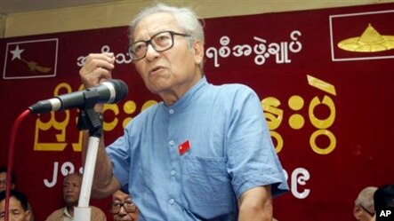 အမ်ဳိးသား ဒီမိုကေရစီအဖဲြ႔ခ်ဳပ္ နာယက ဦးဝင္းတင္အား ပါတီအစည္းအေဝးတစ္ခုမွာ ေတြ႔ရစဥ္။ (ဧၿပီ ၂၈၊၂၀၀၉)