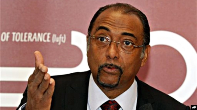 Michel Sidibe, Executive Director of UNAIDS, speaks during a press conference in Vienna  (file photo -November 24, 2010)