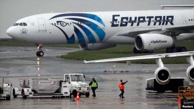 在埃及航空公司一架航班失踪后，该航空公司的另一架从巴黎飞往开罗的航班5月19日即将从巴黎戴高乐机场起飞。（资料照片）