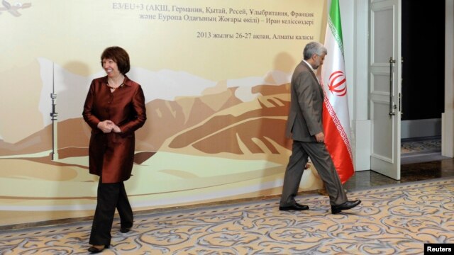 Eron rasmiysi Said Jaliliy, Yevropa Ittifoqi mutasaddisi Ketrin Eshton Qozog'istondagi anjumanda. 26-fevral, 2013-yil