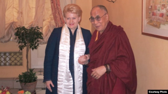 立陶宛女总统格里包斯凯特9月11日与达赖喇嘛举行了私下会晤（照片来源：西藏之声）