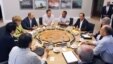 Para pemimpin negara-negara G8 dalam KTT di Irlandia Utara. Dari kiri searah jarum jam: Kanselir Jerman Angela Merkel (berbaju hijau), Presiden Rusia Vladimir Putin, PM Inggris David Cameron, Presiden AS Barack Obama, Presiden Perancis Hollande, dan para pemimpin G8 di Lough Erne, dekat Enniskillen, Irlandia Utara (18/6).