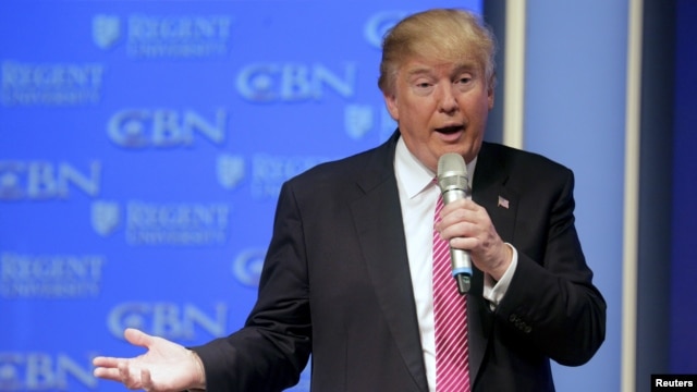 Ứng viên Tổng thống đảng Cộng hòa Donald Trump phát biểu tại cuộc vận động tranh cử ở Virginia Beach, Virginia, ngày 24/2/2016.