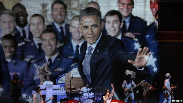 El presidente Obama asistió este sábado a la inauguración de un concierto para niños y familiares de los militares.