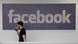 Facebook në qendër të një debati për shprehjen e lirë