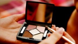 YLKI mengkhawatirkan masuknya produk-produk kosmetik yang tidak terdaftar pada Badan POM, yang bisa membahayakan kesehatan konsumen (foto: dok).