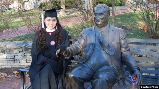 Mahmuda Saydumarova 2012-yil Indiana universitetidan ingliz tilini chet tili sifatida o'qitish bo’yicha magistrlik darajasini oldi.