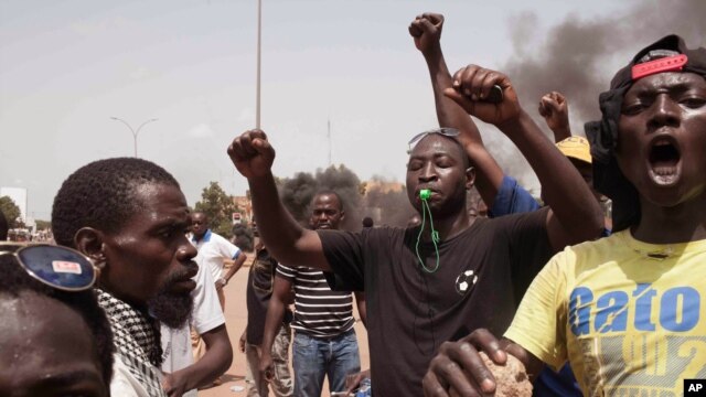 Waandamanaji vijana wa Burkina faso