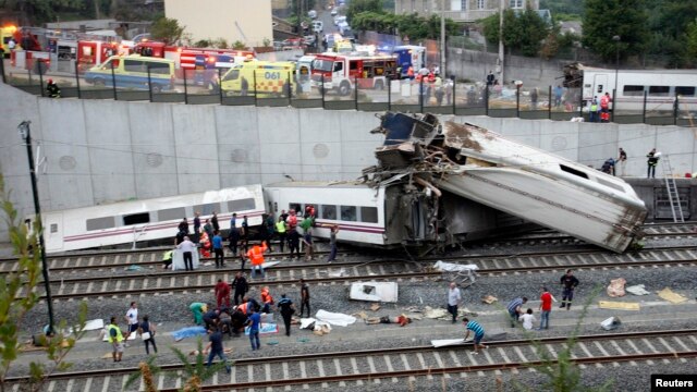 Spanjë: Mbi 50 të vdekur në një aksident hekurudhor