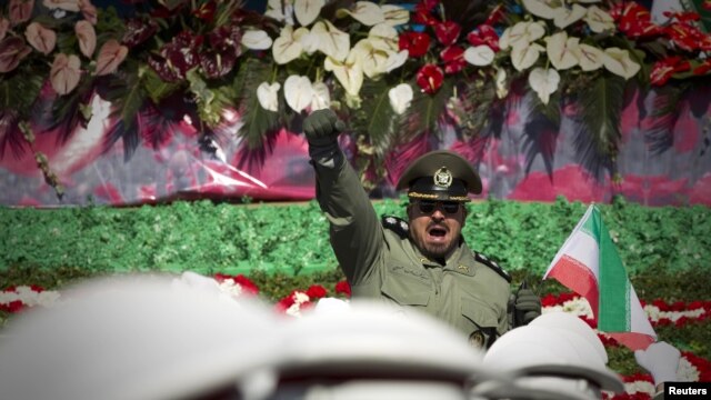 El comandante del ejército de Irán amenazó a EE.UU con consecuencias "amargas" si hay acciones contra ese país.