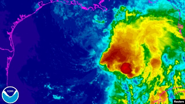 Tropical Storm Karen Weakens As It Nears Us Gulf Coast