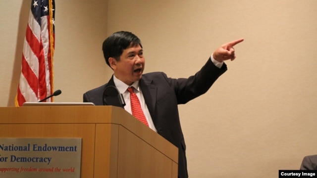 Tiến sĩ Cù Huy Hà Vũ thuyết trình về Nhân quyền Việt Nam tại Viện quốc gia yểm trợ Dân chủ Mỹ (NED).
