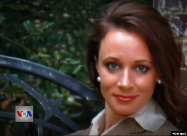 FBI phát hiện ra quan hệ ngoài hôn nhân giữa Tướng Petraeus và bà Paula Broadwell
