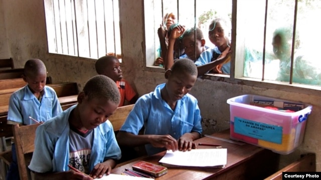 Contos das Crianças do Amanhã. Fábulas Tradicionais de Moçambique. Trabalho na classe. Escola Maringanha. Projecto Lara Ripoll