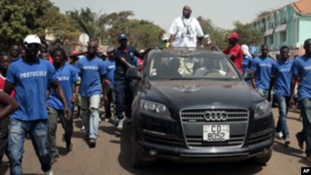 Serifo Nhamadjo, agora presidente interino da Guiné-Bissau, em campanha eleitoral antes dogolpe