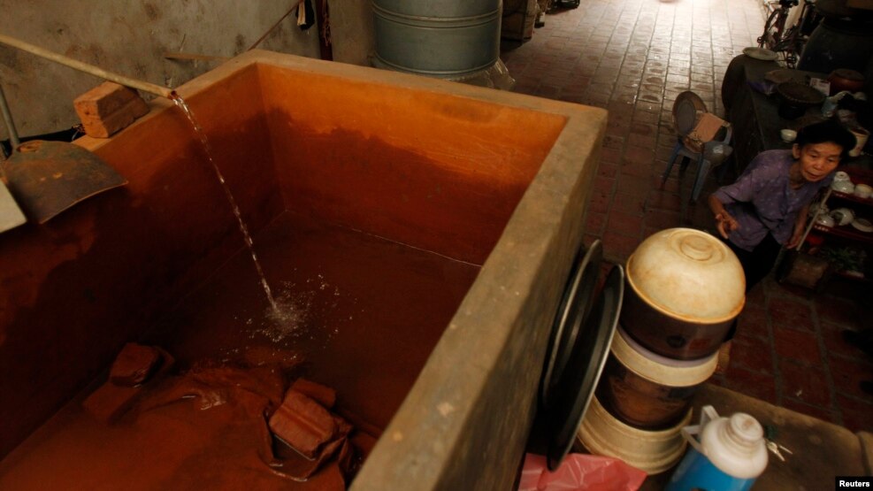 Hệ thống lọc nước đặt trong nhà ở làng Chàng Sơn. (Ảnh minh họa)