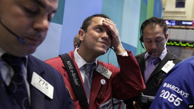 Los índices Standard & Poor's 500 y Nasdaq también cerraron a la baja.