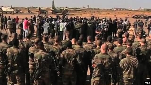 US Advocates Political Solution in Mali, Backs French Military Strikes