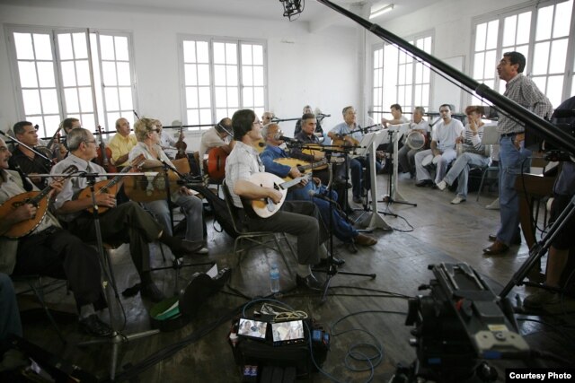 The El Gusto orchestra during filming in France. (Courtesy Quidam Production El Gusto)