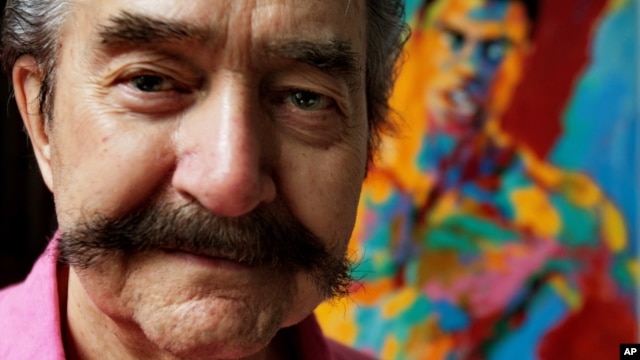 Artist LeRoy Neiman poses in his studio in New York, August 31, 2007.