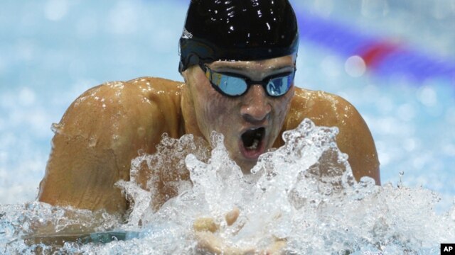 Ryan Lochte se impuso en la lid que combina cuatro diferentes estilos de nado.