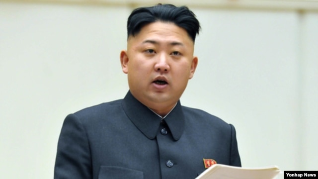 28일 평양에서 열린 '제4차 전당 당세포 비서대회'에서 개회사를 하는 김정은 북한 국방위원회 제1위원장. (자료사진)